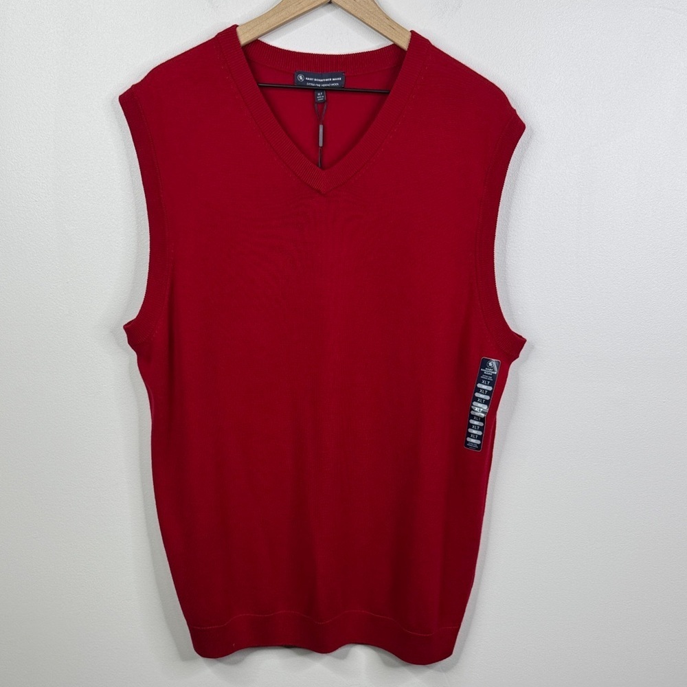 Hart Schaffner Marx XLT Red V-Neck Sweater Vest 100% Extra Fine Merino Wool NWT
